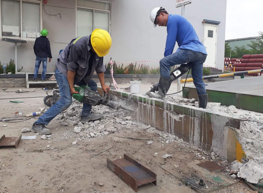 Constructing and completing concrete cutting drilling in Binh Da